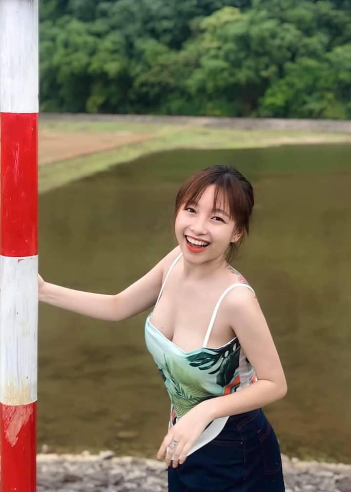 Anh Gái Xinh Bikini Top Xu Hướng Quyến Rũ Trên Mạng Xã Hội Hiện Nay