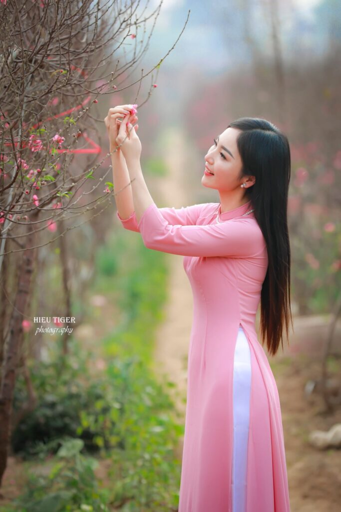 Hình Ảnh Con Gái Cute Che Mặt – Gương Mặt Nổi Bật, Phong Cách Riêng Và Xu Hướng Thời Thượng
