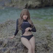 Hinh Anh Gai Xinh Mac Bikini Khám Phá Vẻ Đẹp Quyến Rũ Dưới Nắng Vàng Rực Rỡ